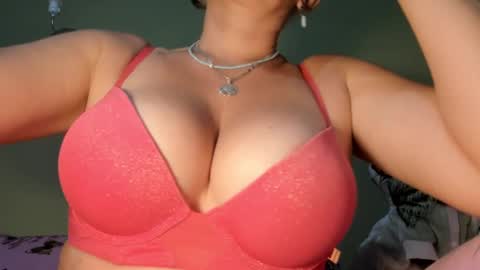 Snapshot of mspurrfectlove chatting on February 6, 1:38 am MsPurrfectLove online show from February 6, 1:38 am