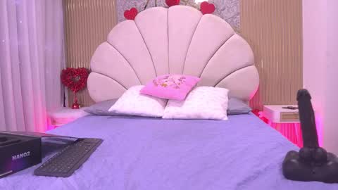 Manuela  online show from February 20, 3:14 am