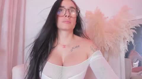 Snapshot of msschloee chatting on June 17, 6:53 pm Chloe new account online show from June 17, 6:53 pm