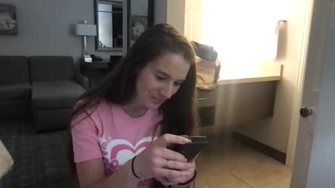 Snapshot of mswhoknows chatting on April 27, 3:59 am Tara Jane online show from April 27, 3:59 am