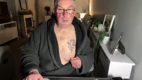 Snapshot of mtb1697 chatting on February 10, 12:04 am mtb1697 online show from February 10, 12:04 am