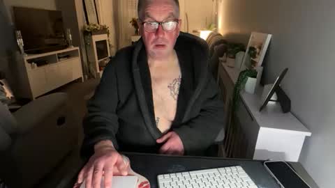 Snapshot of mtb1697 chatting on February 15, 11:45 pm mtb1697 online show from February 15, 11:45 pm