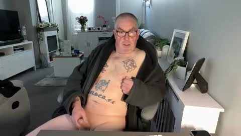 Snapshot of mtb1697 chatting on February 20, 9:10 am mtb1697 online show from February 20, 9:10 am