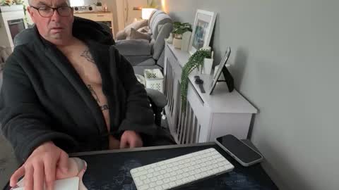 Snapshot of mtb1697 chatting on March 2, 8:32 am mtb1697 online show from March 2, 8:32 am