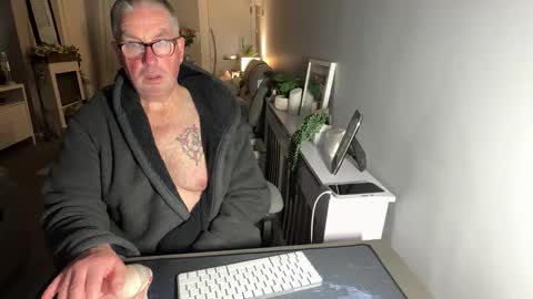 Snapshot of mtb1697 chatting on March 9, 11:31 pm mtb1697 online show from March 9, 11:31 pm