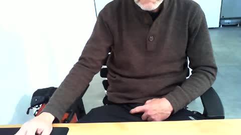 Snapshot of mucfag chatting on January 8, 10:17 am mucfag online show from January 8, 10:17 am
