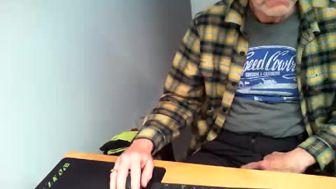 Snapshot of mucfag chatting on March 23, 5:06 pm mucfag online show from March 23, 5:06 pm