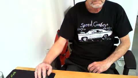Snapshot of mucfag chatting on May 15, 2:35 pm mucfag online show from May 15, 2:35 pm