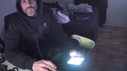 Muffdiver online show from February 18, 1:56 am