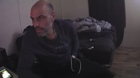 Muffdiver online show from April 10, 7:24 am