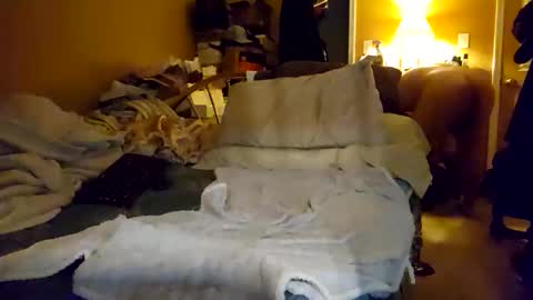 Snapshot of mugsy183 chatting on May 16, 7:27 am mugsy183 online show from May 16, 7:27 am