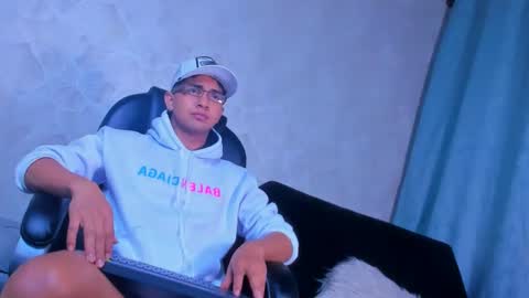 Snapshot of muichiro_tokito1 chatting on December 23, 5:17 am muichiro tokito1 online show from December 23, 5:17 am