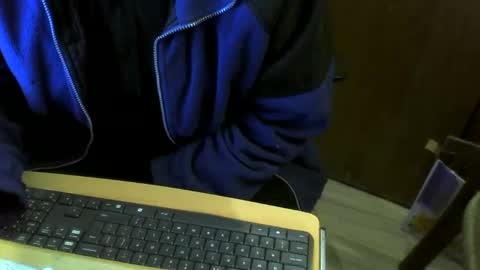 Snapshot of muller520 chatting on December 28, 7:11 pm muller520 online show from December 28, 7:11 pm