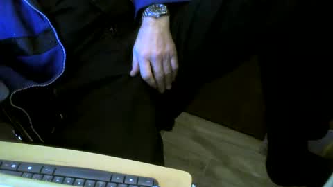 Snapshot of muller520 chatting on January 4, 2:04 pm muller520 online show from January 4, 2:04 pm