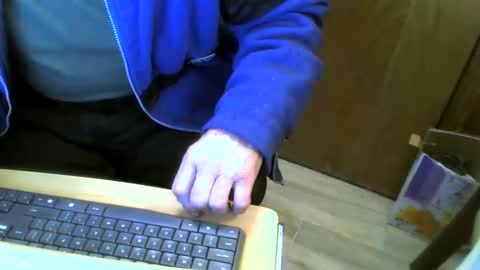 Snapshot of muller520 chatting on January 11, 1:32 pm muller520 online show from January 11, 1:32 pm
