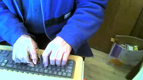 Snapshot of muller520 chatting on February 17, 5:32 pm muller520 online show from February 17, 5:32 pm