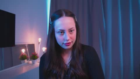 Snapshot of multifruiti chatting on September 12, 3:50 am Kira online show from September 12, 3:50 am