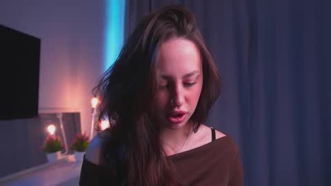 Snapshot of multifruiti chatting on September 15, 4:12 am Kira online show from September 15, 4:12 am