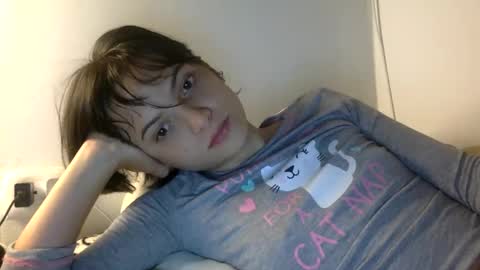 Snapshot of munchi_ chatting on December 9, 11:15 am   online show from December 9, 11:15 am