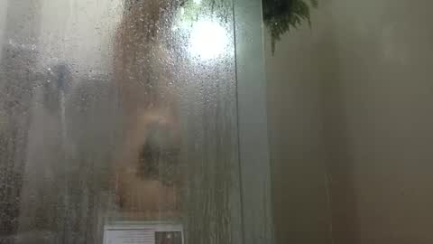 Snapshot of munchi_ chatting on February 22, 3:47 pm   online show from February 22, 3:47 pm