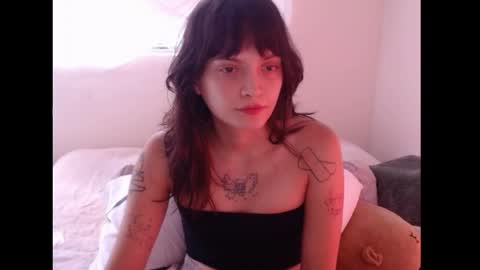   online show from April 7, 7:14 pm