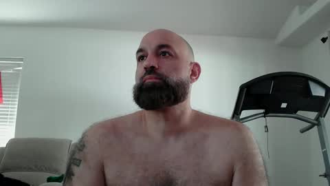 Snapshot of munchies420 chatting on March 5, 4:03 pm Bearded online show from March 5, 4:03 pm