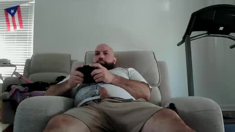 Snapshot of munchies420 chatting on March 10, 7:41 pm Bearded online show from March 10, 7:41 pm