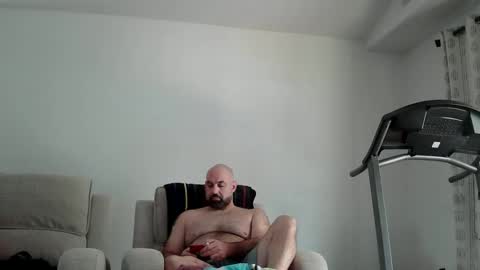 Snapshot of munchies420 chatting on May 23, 7:18 pm Bearded online show from May 23, 7:18 pm