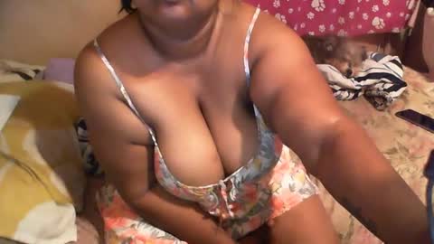 Snapshot of munniegalz1 chatting on June 14, 3:47 pm your angel online show from June 14, 3:47 pm