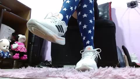 Snapshot of murielbrown chatting on February 14, 1:45 am Muriel online show from February 14, 1:45 am