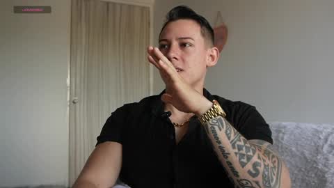 Snapshot of muscle_king_cum chatting on June 2, 1:24 pm muscle_king_cum online show from June 2, 1:24 pm