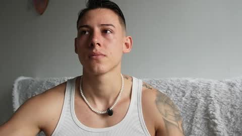 Snapshot of muscle_king_cum chatting on June 4, 1:28 pm muscle_king_cum online show from June 4, 1:28 pm