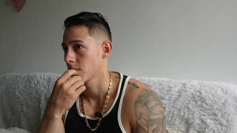 Snapshot of muscle_king_cum chatting on June 5, 2:23 pm muscle_king_cum online show from June 5, 2:23 pm