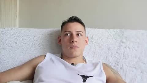 Snapshot of muscle_king_cum chatting on June 10, 2:27 pm muscle_king_cum online show from June 10, 2:27 pm