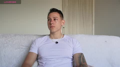 muscle_king_cum online show from June 30, 1:34 pm