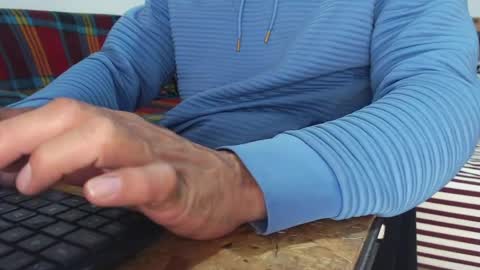Snapshot of muscle_man1 chatting on April 11, 2:27 am Mike online show from April 11, 2:27 am