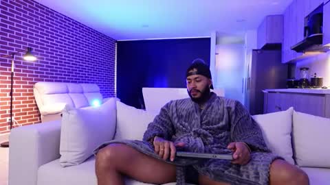 Snapshot of muscle_man19 chatting on October 25, 11:29 am Nick online show from October 25, 11:29 am