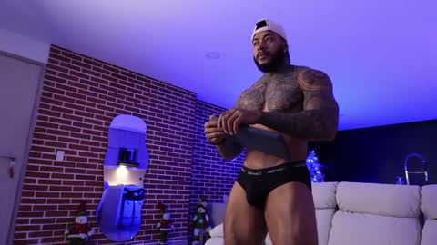 Snapshot of muscle_man19 chatting on December 18, 1:50 pm Nick online show from December 18, 1:50 pm