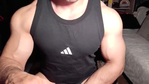 Snapshot of musclebredon chatting on March 21, 8:56 pm BRENDON online show from March 21, 8:56 pm