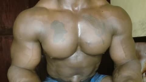 Snapshot of musclegodsammy23 chatting on February 17, 2:46 pm musclegod23 online show from February 17, 2:46 pm