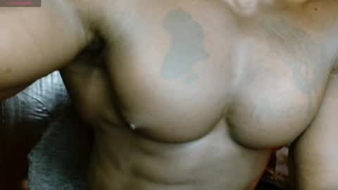 Snapshot of musclegodsammy23 chatting on May 17, 11:06 am musclegod23 online show from May 17, 11:06 am