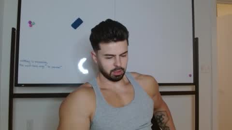 Snapshot of musclegodxx chatting on April 6, 4:43 am Musclegodxx online show from April 6, 4:43 am