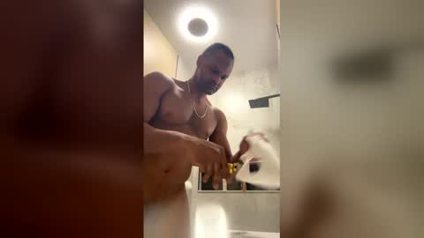 muscleguy6789 online show from May 28, 9:01 pm
