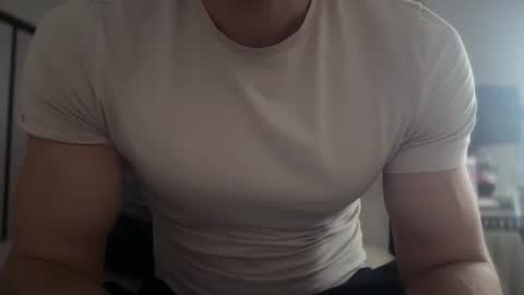 Snapshot of musclehair3 chatting on May 3, 4:46 pm musclehair3 online show from May 3, 4:46 pm