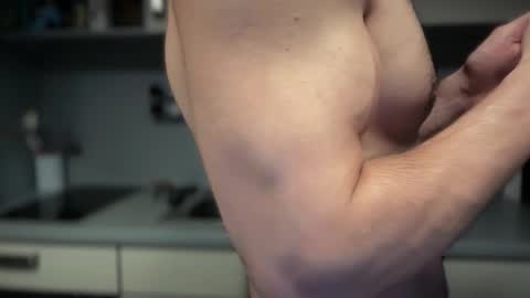 Snapshot of musclehair3 chatting on May 8, 9:20 pm musclehair3 online show from May 8, 9:20 pm