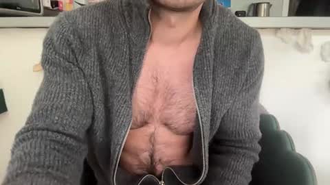 Snapshot of musclehair3 chatting on May 19, 8:20 am musclehair3 online show from May 19, 8:20 am