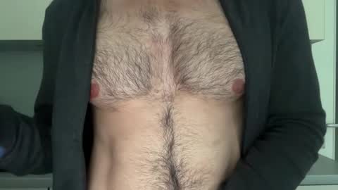 Snapshot of musclehair3 chatting on June 4, 7:58 am musclehair3 online show from June 4, 7:58 am