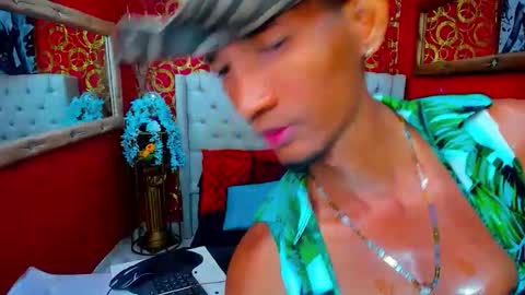 Snapshot of musclepein chatting on February 5, 12:04 am musclepein online show from February 5, 12:04 am