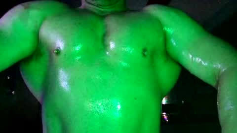 Snapshot of muscles_hulk chatting on August 9, 8:36 pm Hulk Muscles - NEW ACCOUNT online show from August 9, 8:36 pm