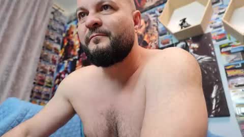 Snapshot of muscular_bear chatting on February 7, 7:23 am Chris online show from February 7, 7:23 am